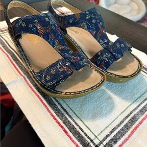Algeria Navy Patterned Sandal